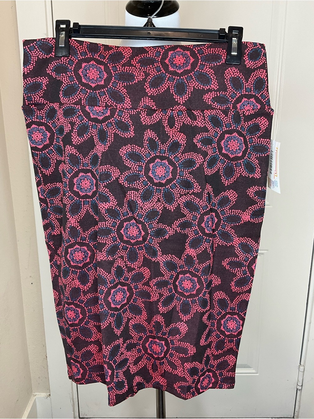 LuLaRoe Cassie Pencil Skirt in Black with Pink and Blue Floral Dot Pattern L